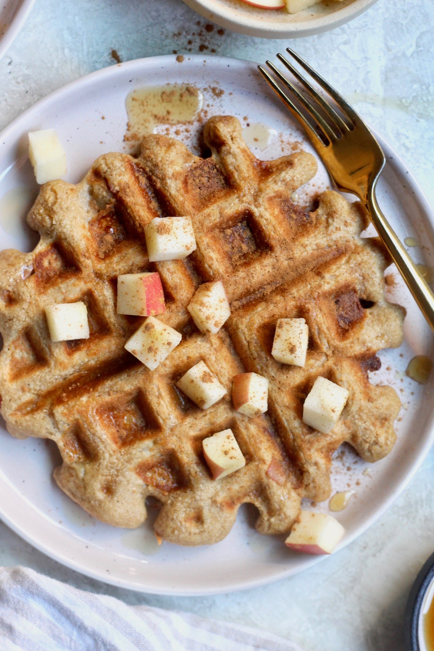 Healthy Blender Apple Waffles: Gluten-Free Oat Recipe for Fall